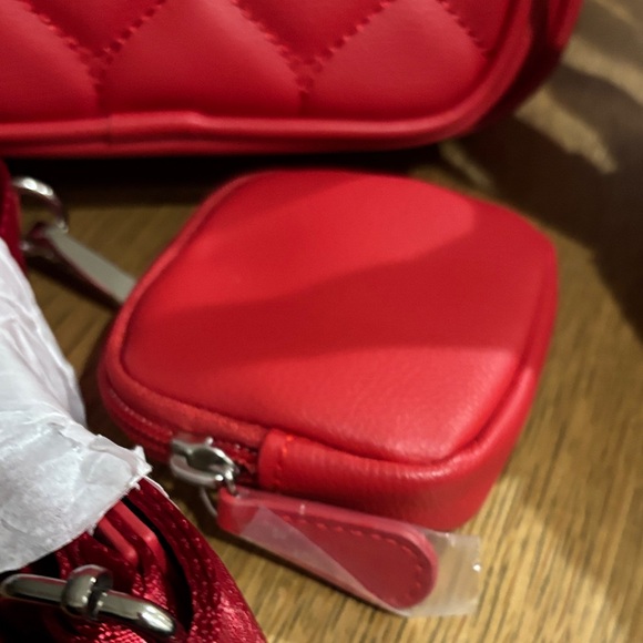 Betsey Johnson Red Heart Crossbody - Picture 3 of 10